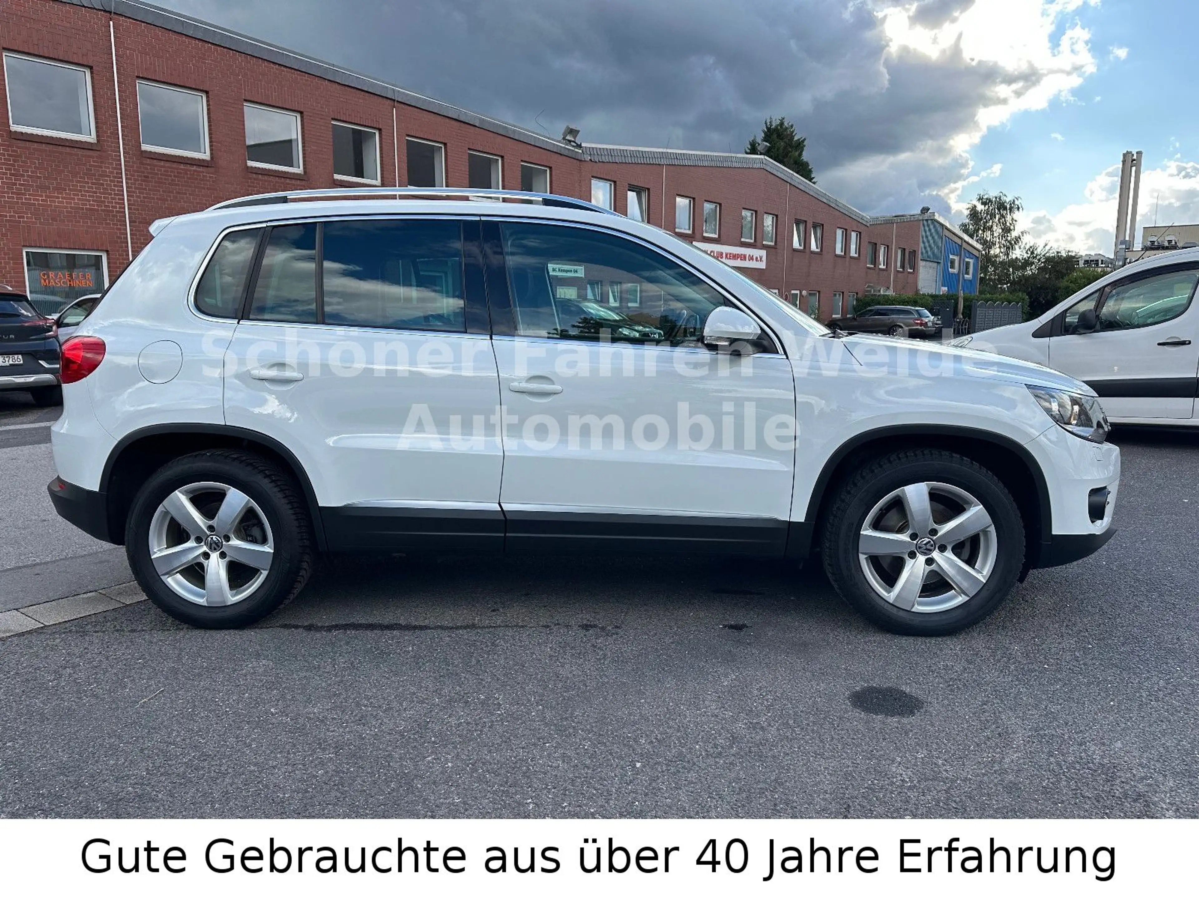 Volkswagen Tiguan Sport & Style BMT Exclusive+Navi+AHK+PDC — photo 4