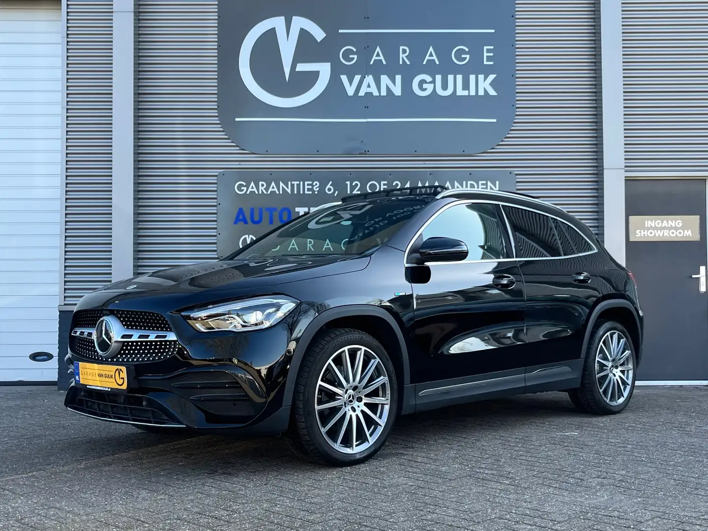 Mercedes-Benz GLA 250 e AMG 235PK Automaat,Navi,Clima,Adapt.Cruise,PanoD Zwart - 1