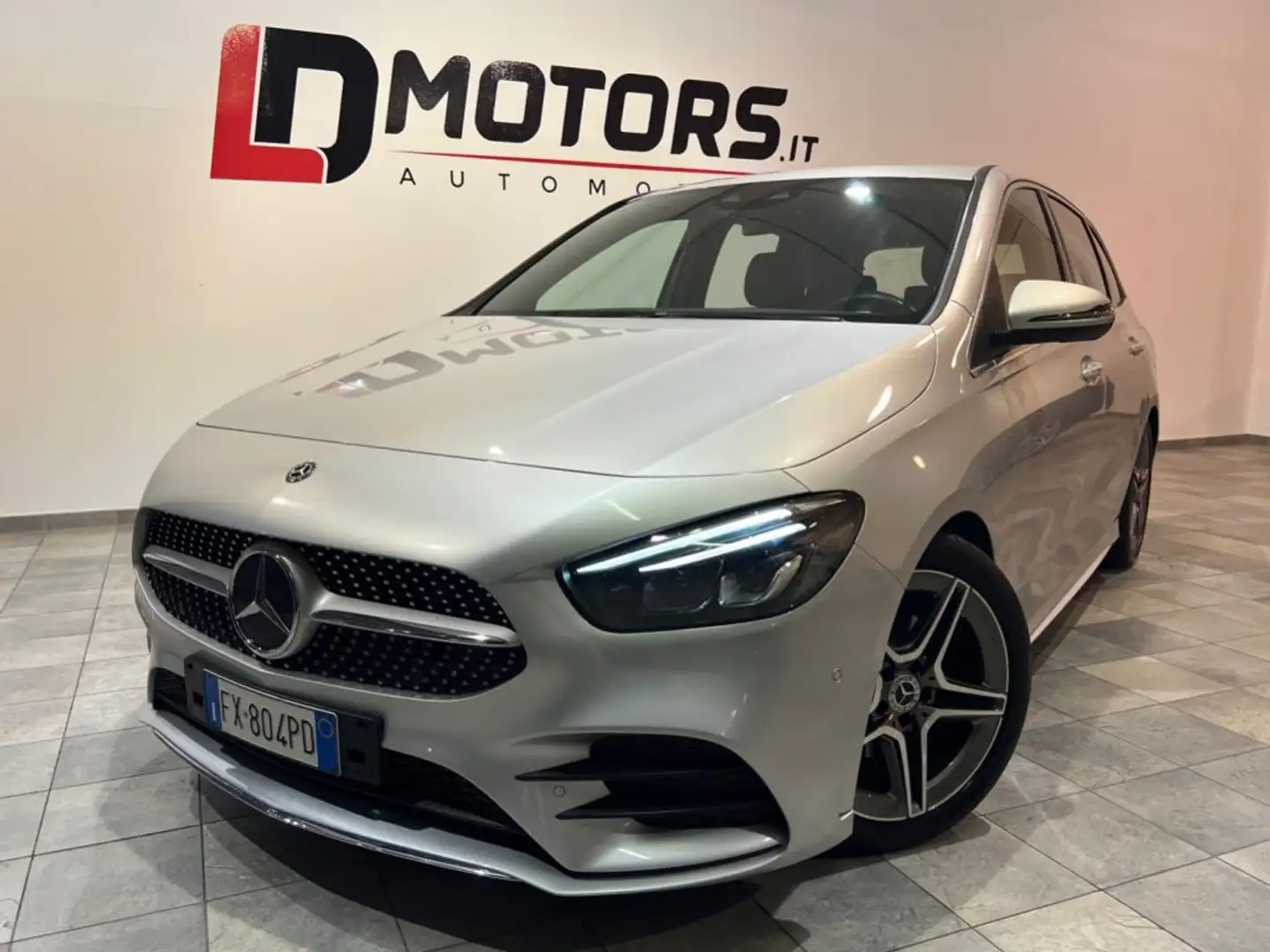 Mercedes-Benz B 180 d Automatic Premium AMG Line Zilver - 2