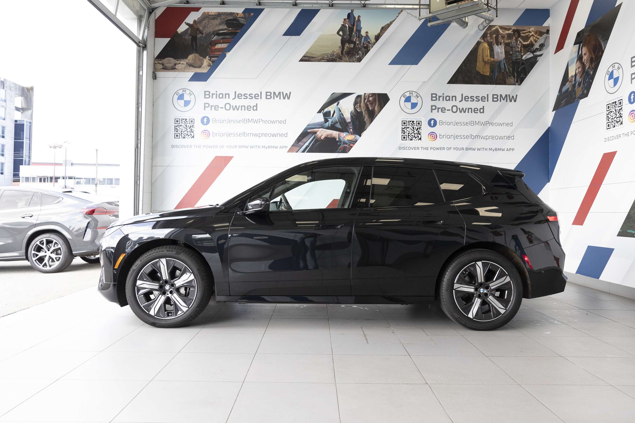 2026 BMW iX xDrive60 - Premium Essential Package — photo 5