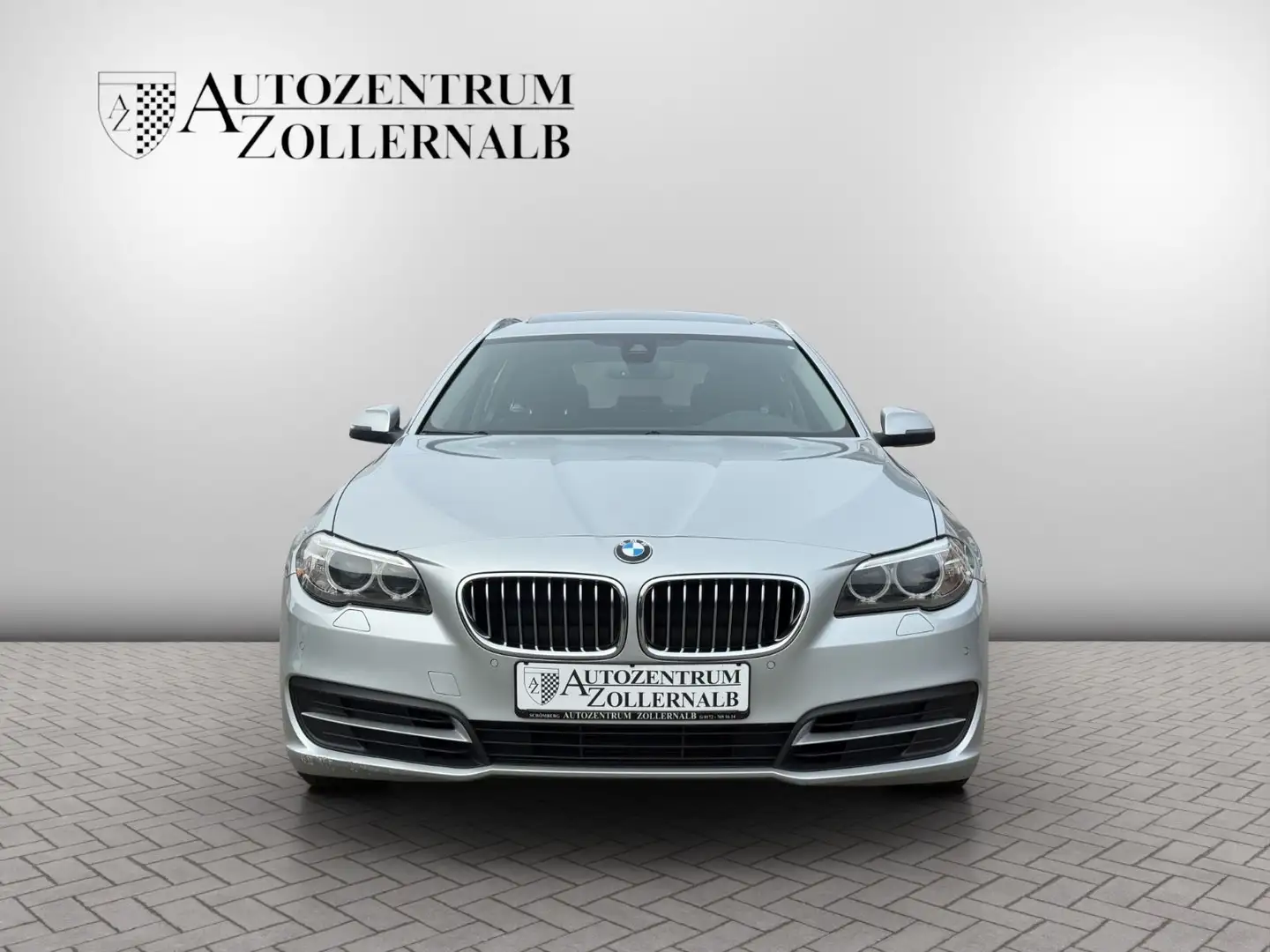 BMW 520 d Touring Aut. *PANORAMA*KAMERA*DAB*NAVI-PRO. Silber - 2