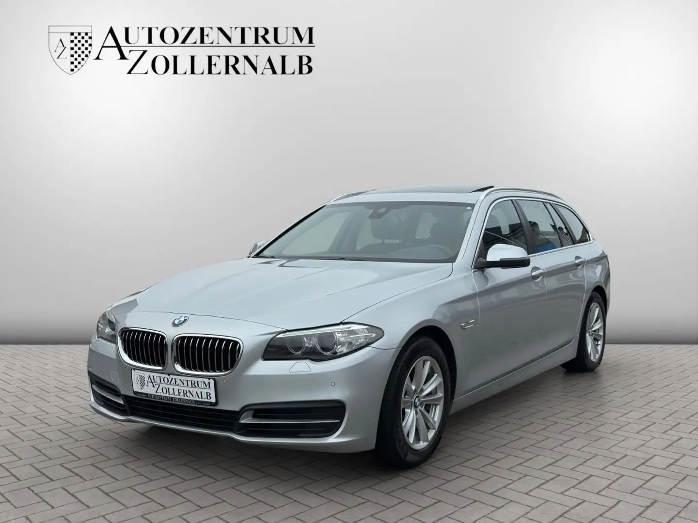 BMW 520 d Touring Aut. *PANORAMA*KAMERA*DAB*NAVI-PRO. Silber - 1