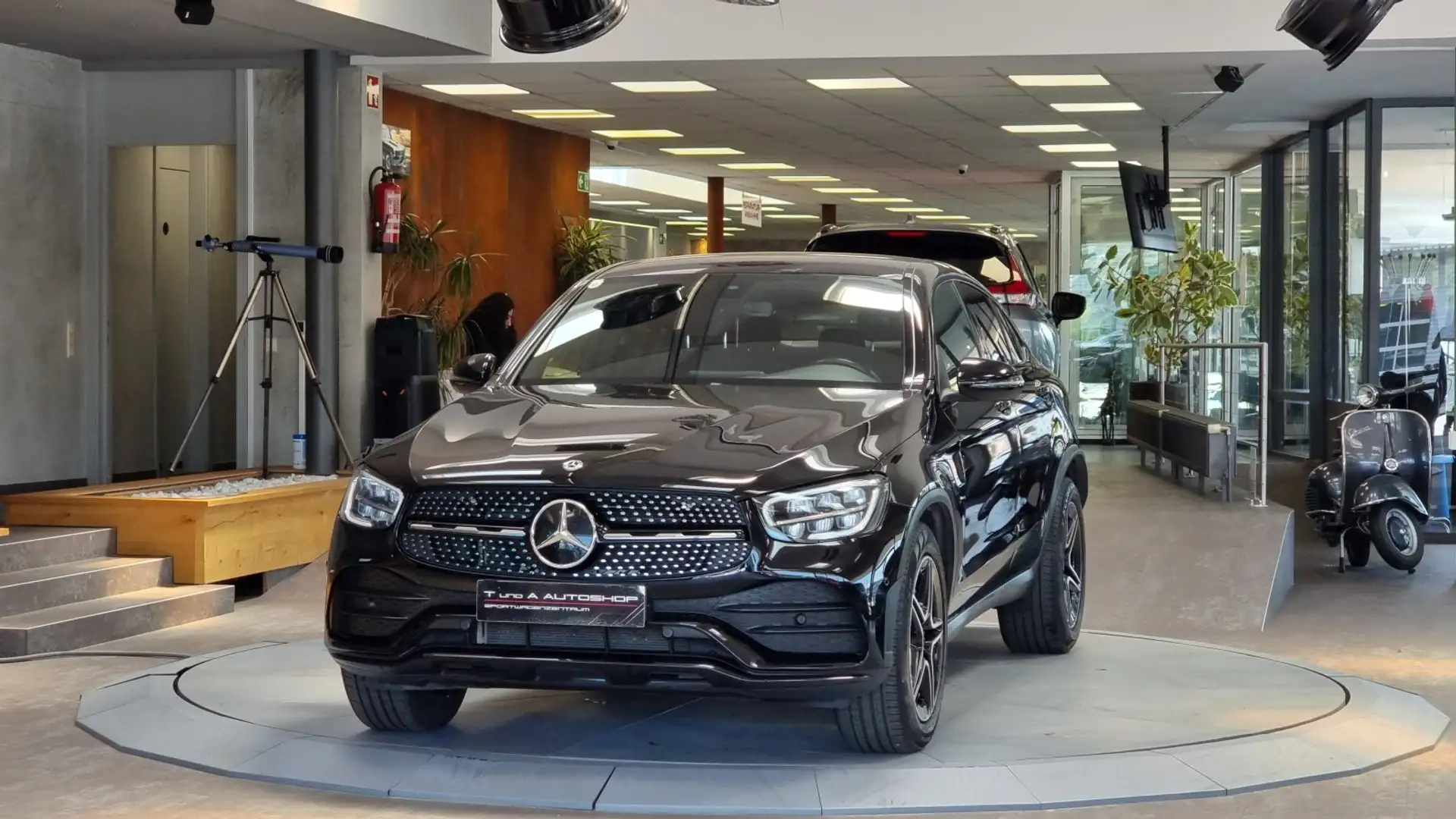 Mercedes-Benz GLC 200 d 4-Matic Coupe AMG-Paket Aut. *Navi*Kamera*AHK* Noir - 2