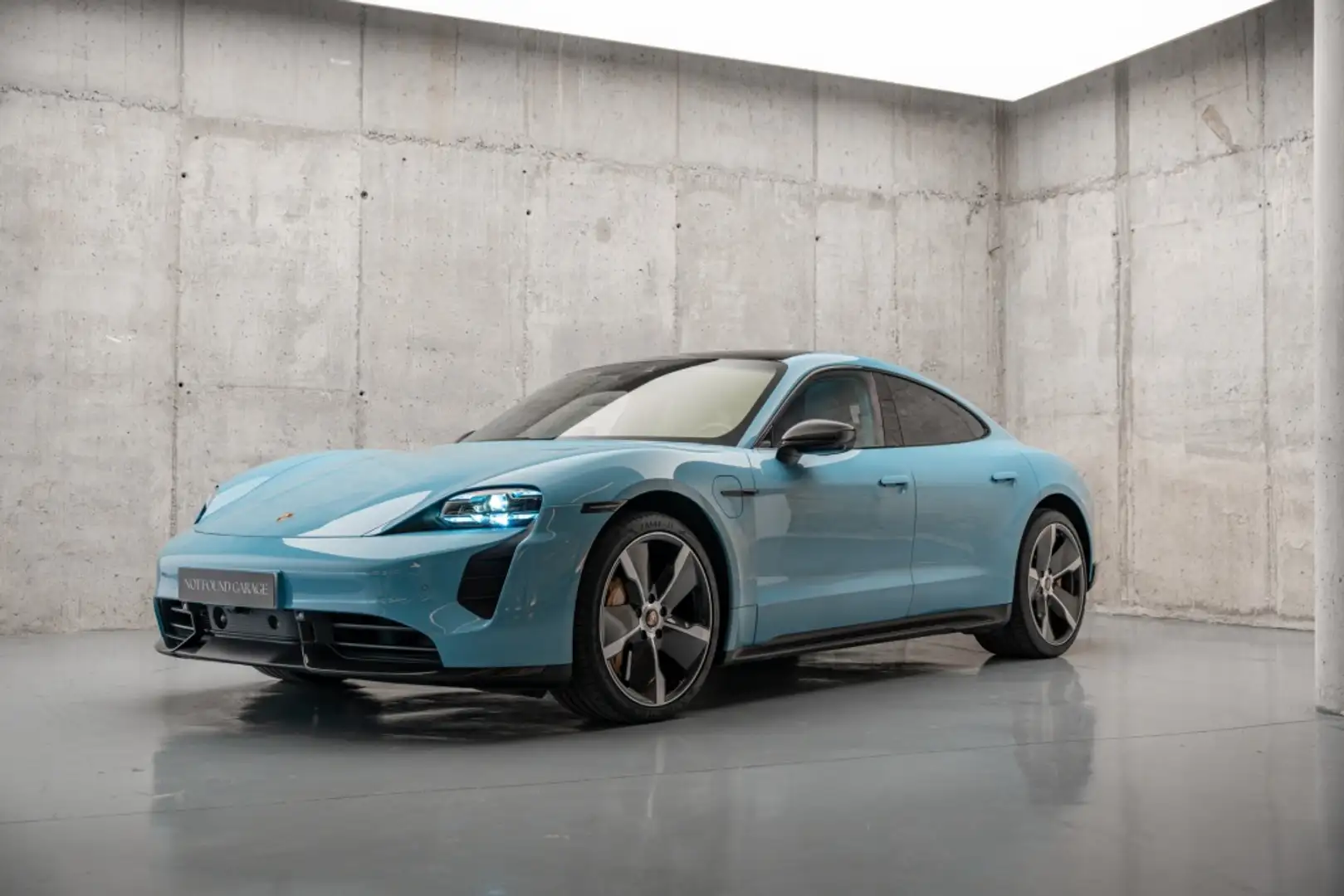 Porsche Taycan Turbo S - 2