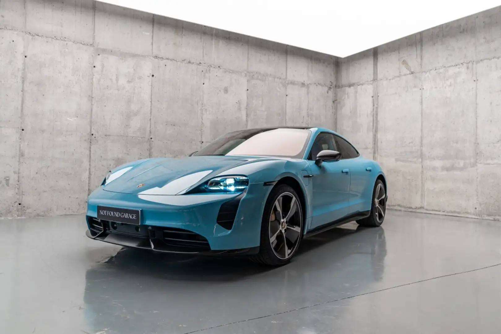 Porsche Taycan Turbo S - 1