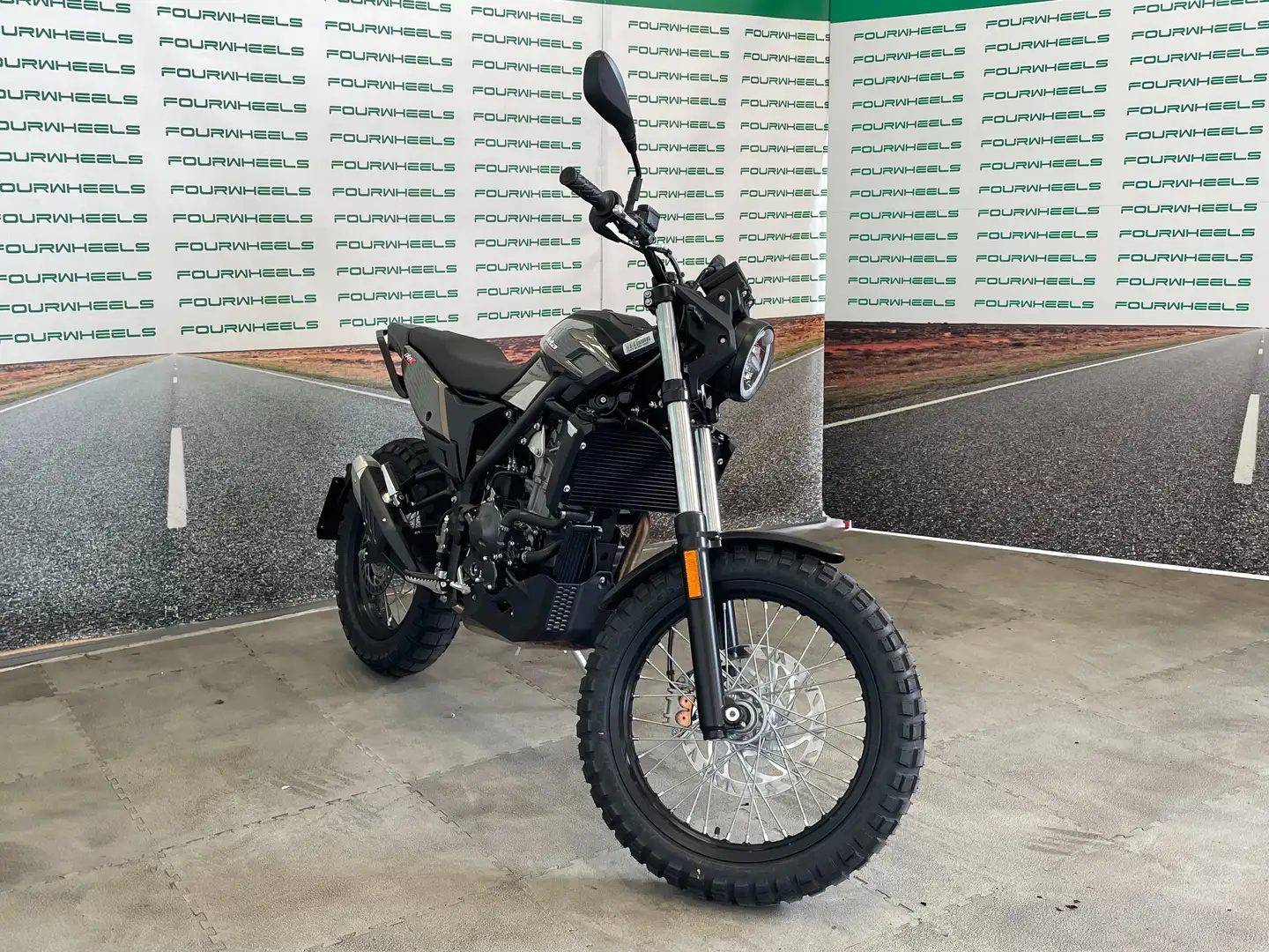 Beta Alp 350 ALP X anche a noleggio da 150 mese Grigio - 1