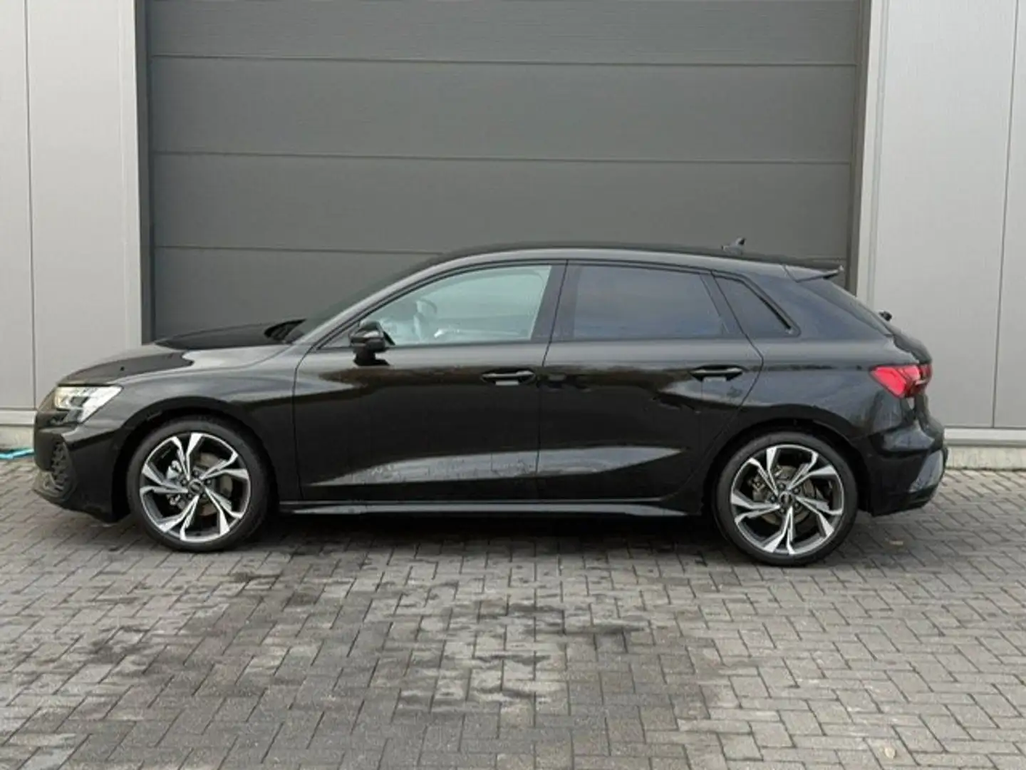 Audi A3 S-LINE/LED/NAVIGATIE/CAMERA Zwart - 2