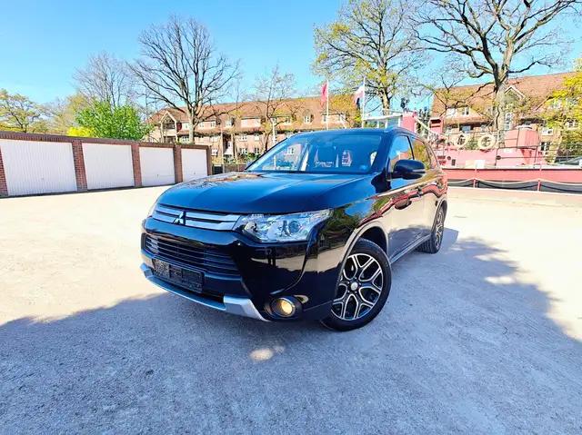 Mitsubishi Outlander 2,2D Automatik ClearTec Instyle 4WD -7 Sitzer-AHK