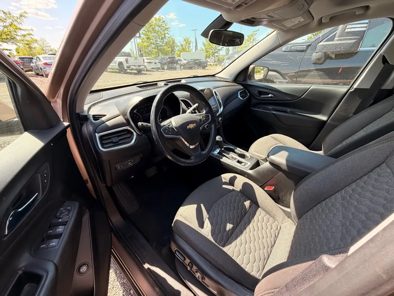 Chevrolet Equinox снимка Chevrolet Equinox