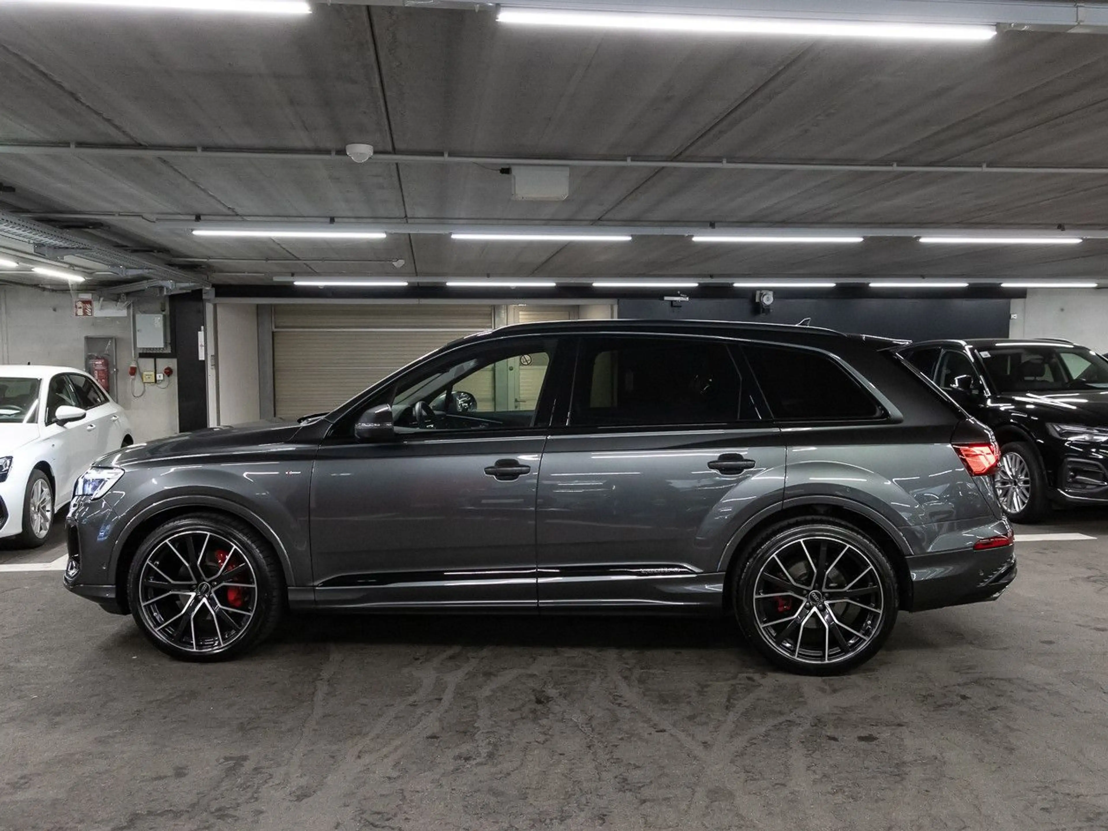 Audi Q7 SUV S line TDI quattro 210 kW tiptronic — photo 3