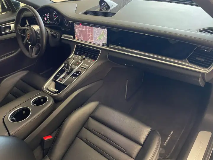 Porsche Panamera 4 E-Hybrid 2018, foto 11