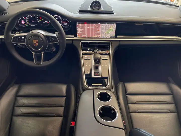 Porsche Panamera 4 E-Hybrid 2018, foto 9
