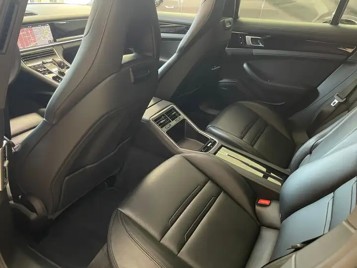 Porsche Panamera 4 E-Hybrid 2018, foto 42