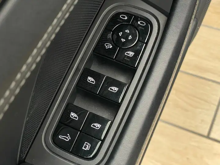 Porsche Panamera 4 E-Hybrid 2018, foto 48