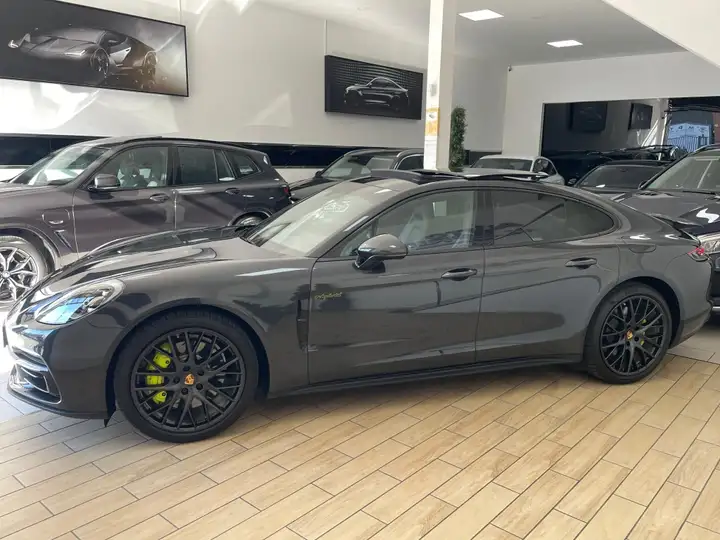 Porsche Panamera 4 E-Hybrid 2018, foto 4