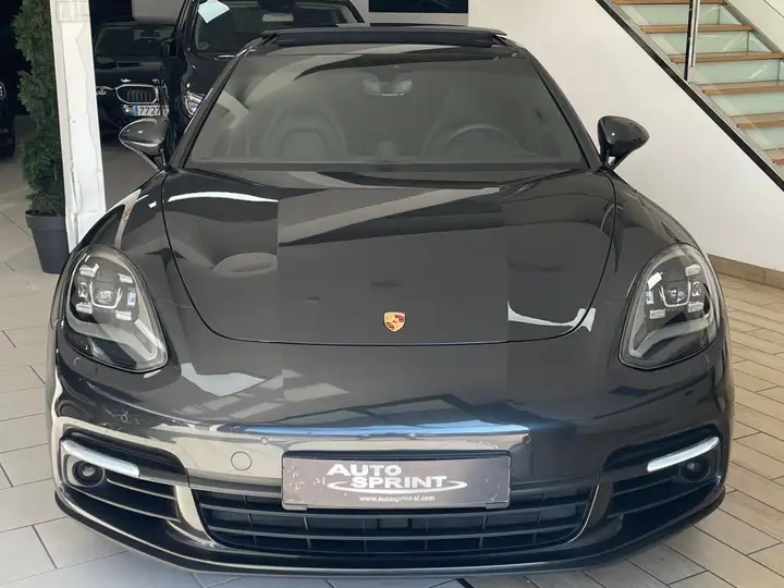 Porsche Panamera 4 E-Hybrid 2018, foto 3