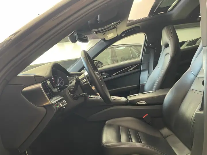 Porsche Panamera 4 E-Hybrid 2018, foto 12