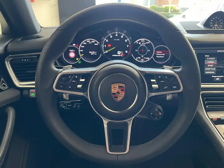 Porsche Panamera 4 E-Hybrid 2018, foto 20