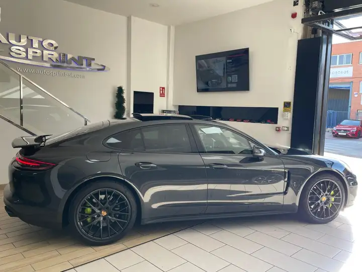 Porsche Panamera 4 E-Hybrid 2018, foto 2