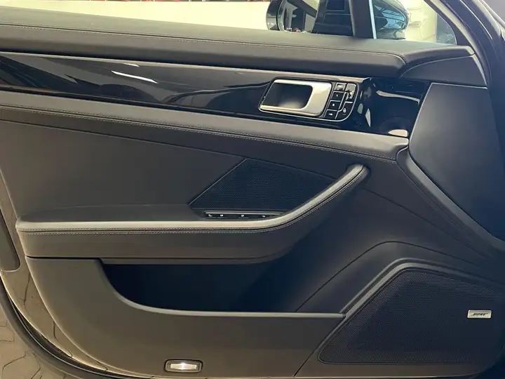 Porsche Panamera 4 E-Hybrid 2018, foto 46