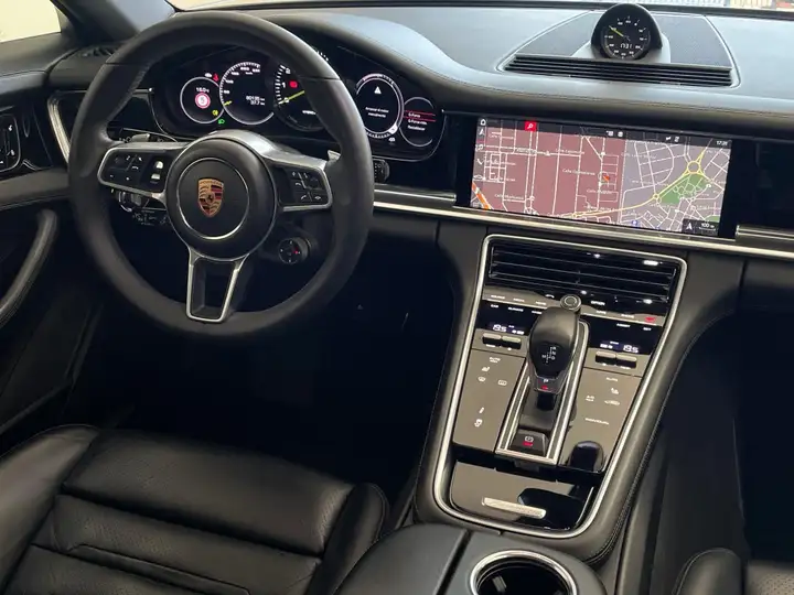 Porsche Panamera 4 E-Hybrid 2018, foto 18
