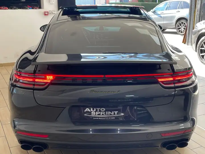 Porsche Panamera 4 E-Hybrid 2018, foto 6