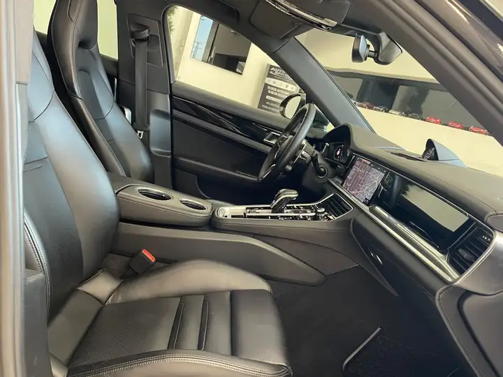 Porsche Panamera 4 E-Hybrid 2018, foto 16