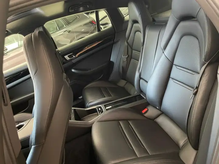Porsche Panamera 4 E-Hybrid 2018, foto 43