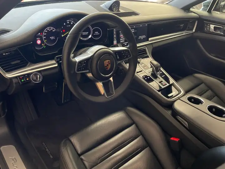 Porsche Panamera 4 E-Hybrid 2018, foto 10