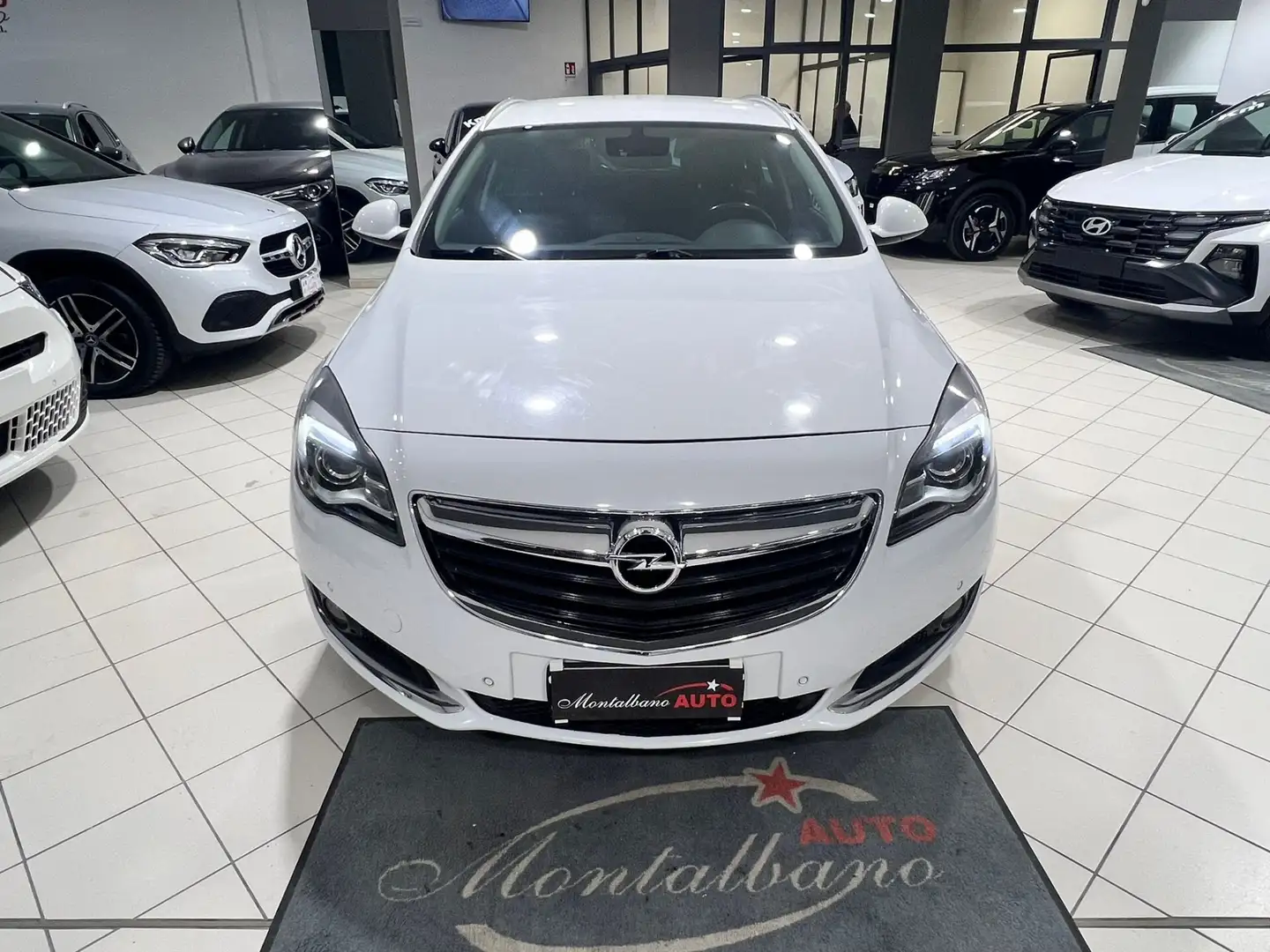 Opel Insignia 2.0 CDTI 140CV Ecopower 104gr. Sports Tourer Cosmo Bianco - 2