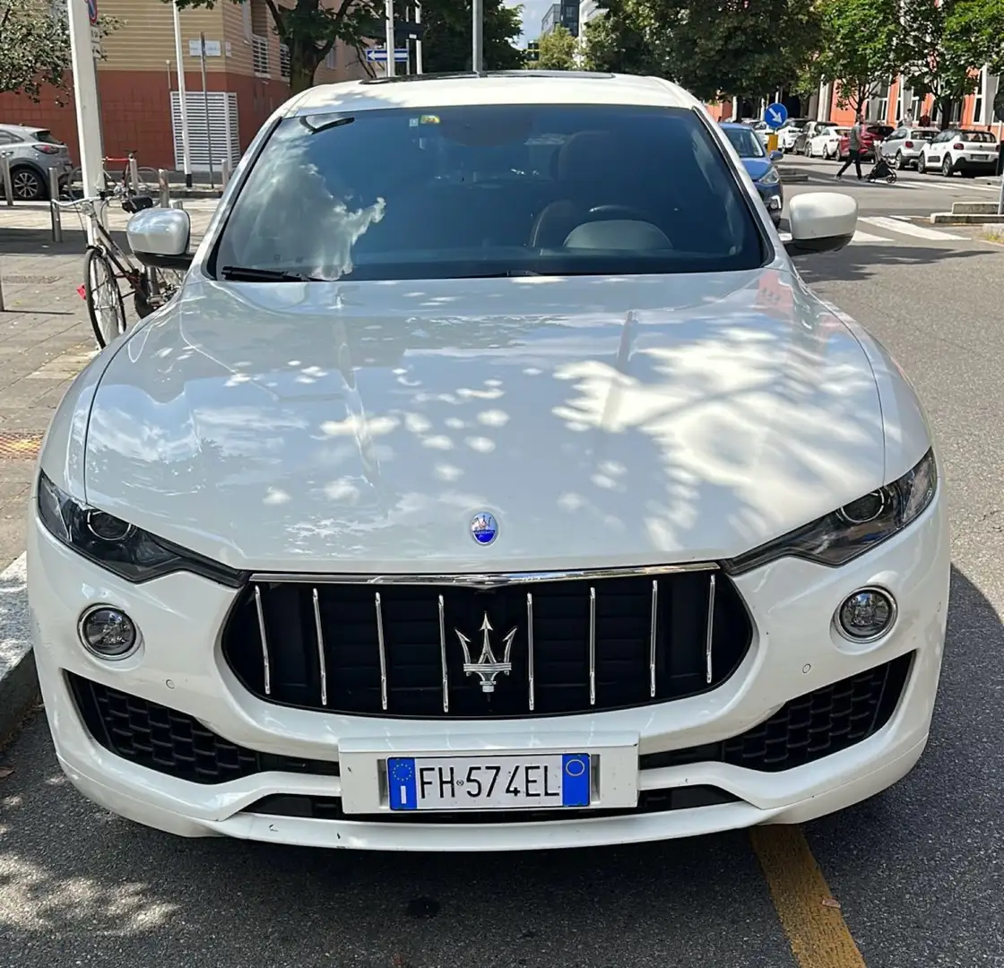 Maserati Levante granlusso Blanco - 1