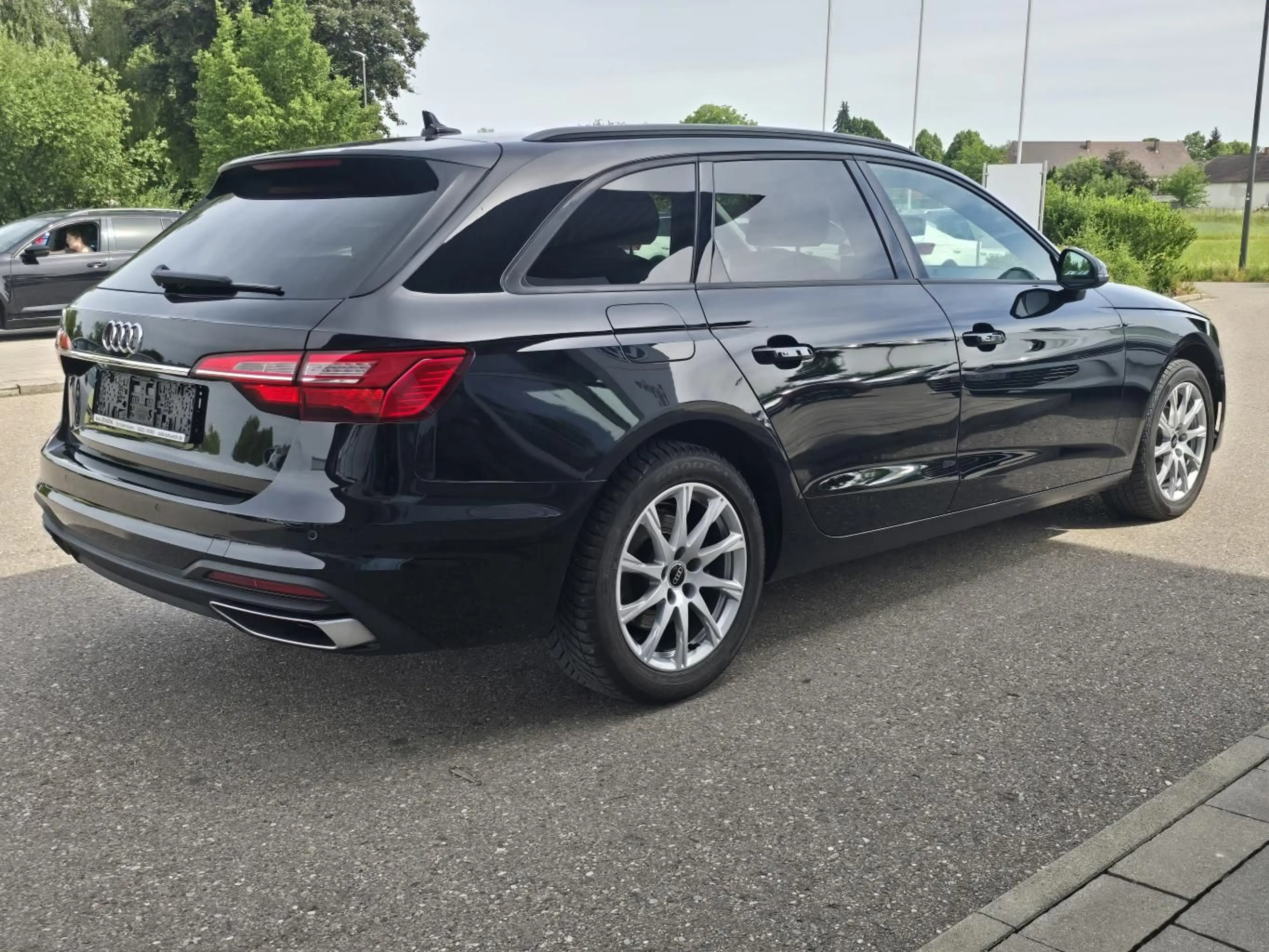 Audi A4 Avant 35 2.0 TFSI S-tronic 17"+NAVI+LED+DAB+S — photo 5