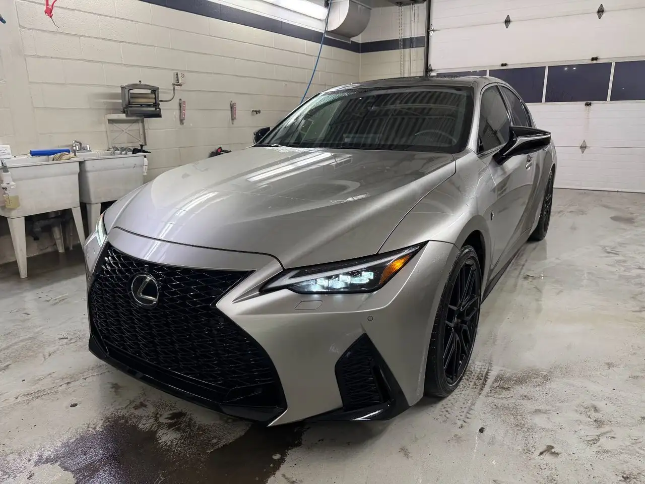 2022 Lexus IS