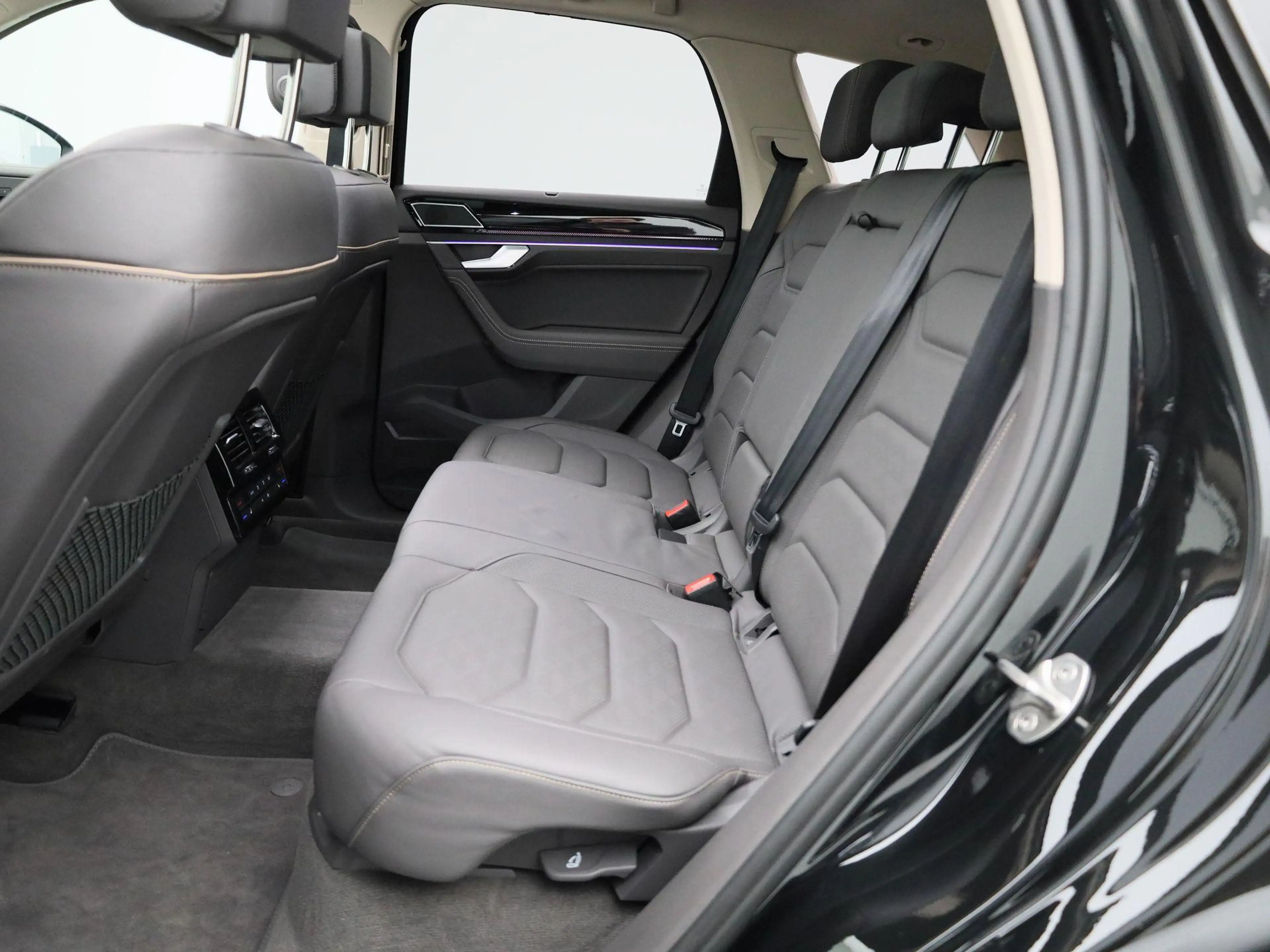 Volkswagen Touareg 3.0 TSi eHybrid 4MOTION Elegance 381 PK | V6 | Luc — photo 9