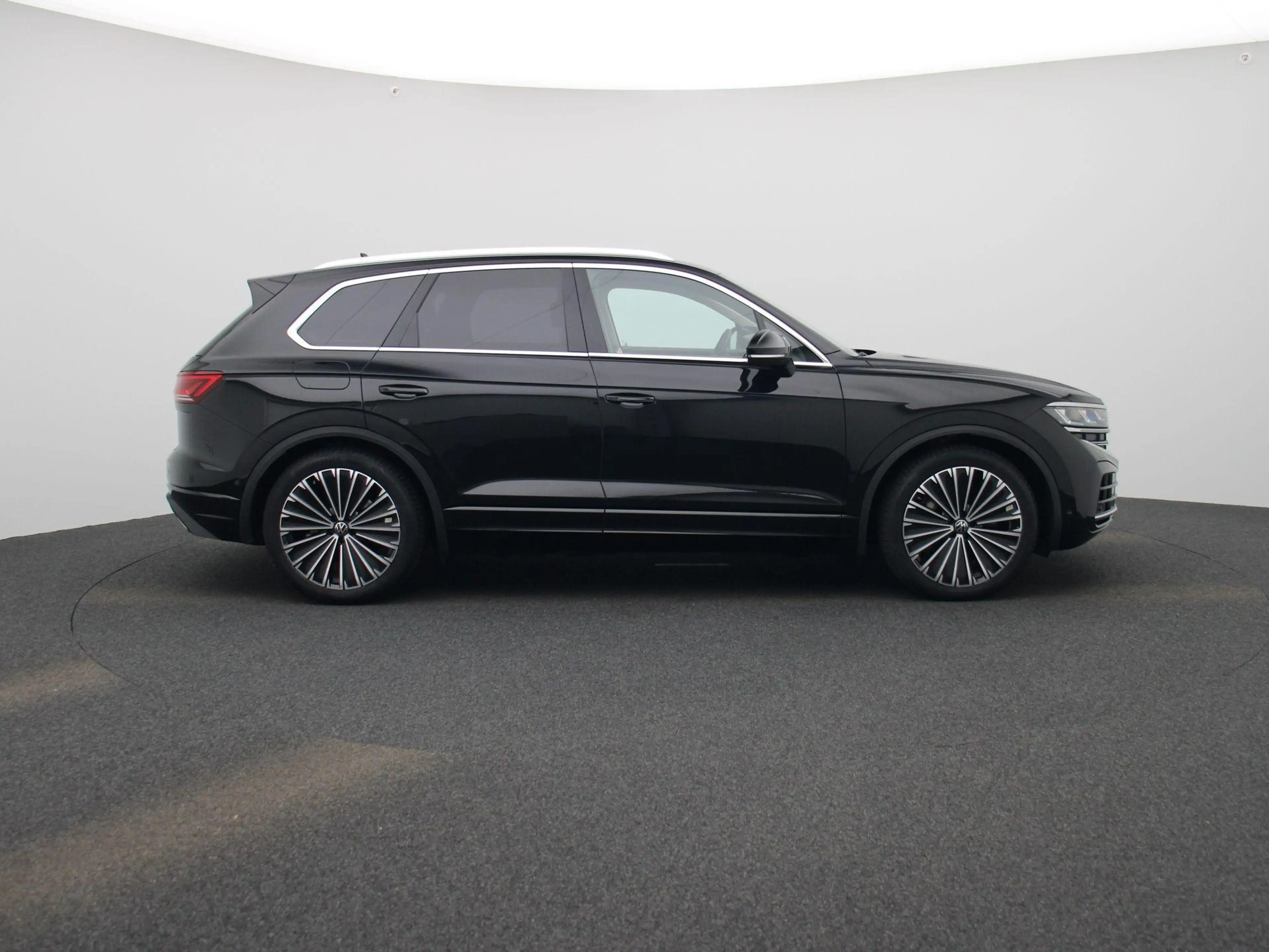 Volkswagen Touareg 3.0 TSi eHybrid 4MOTION Elegance 381 PK | V6 | Luc — photo 6