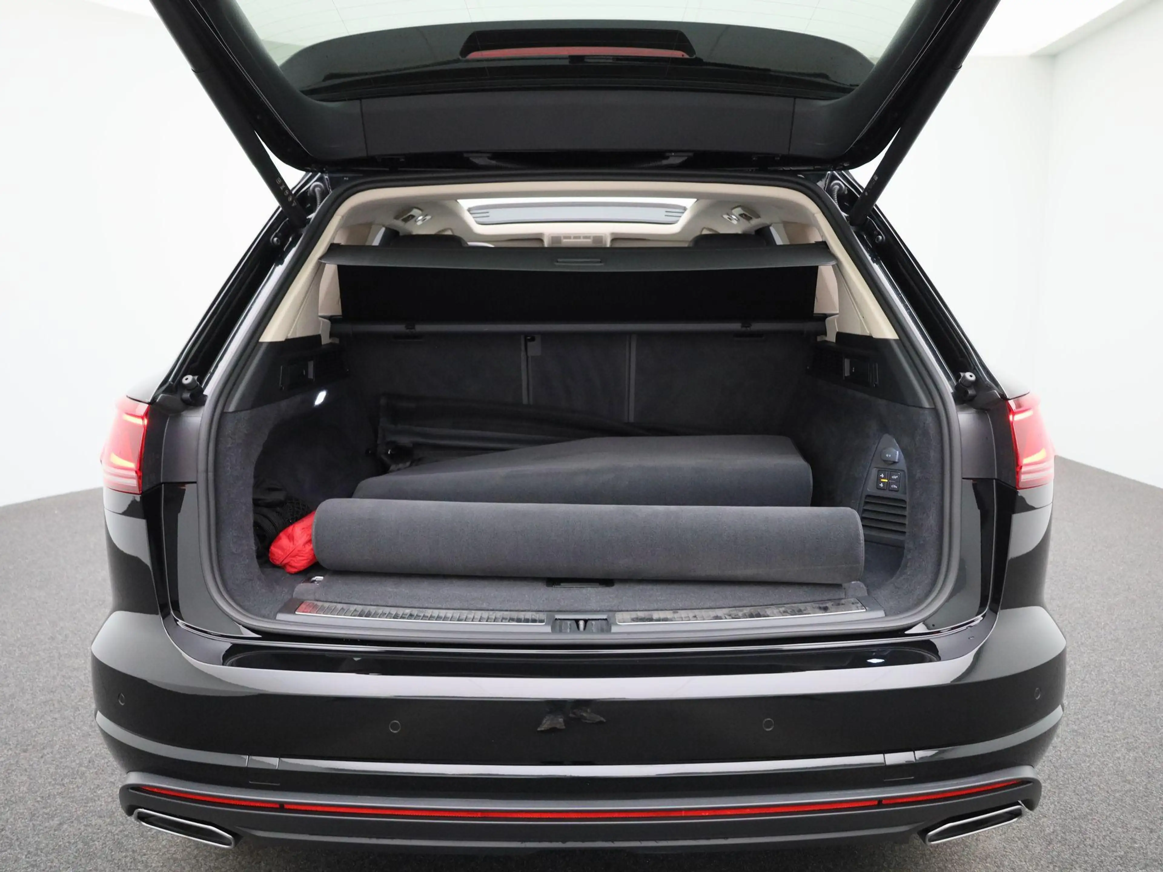 Volkswagen Touareg 3.0 TSi eHybrid 4MOTION Elegance 381 PK | V6 | Luc — photo 10