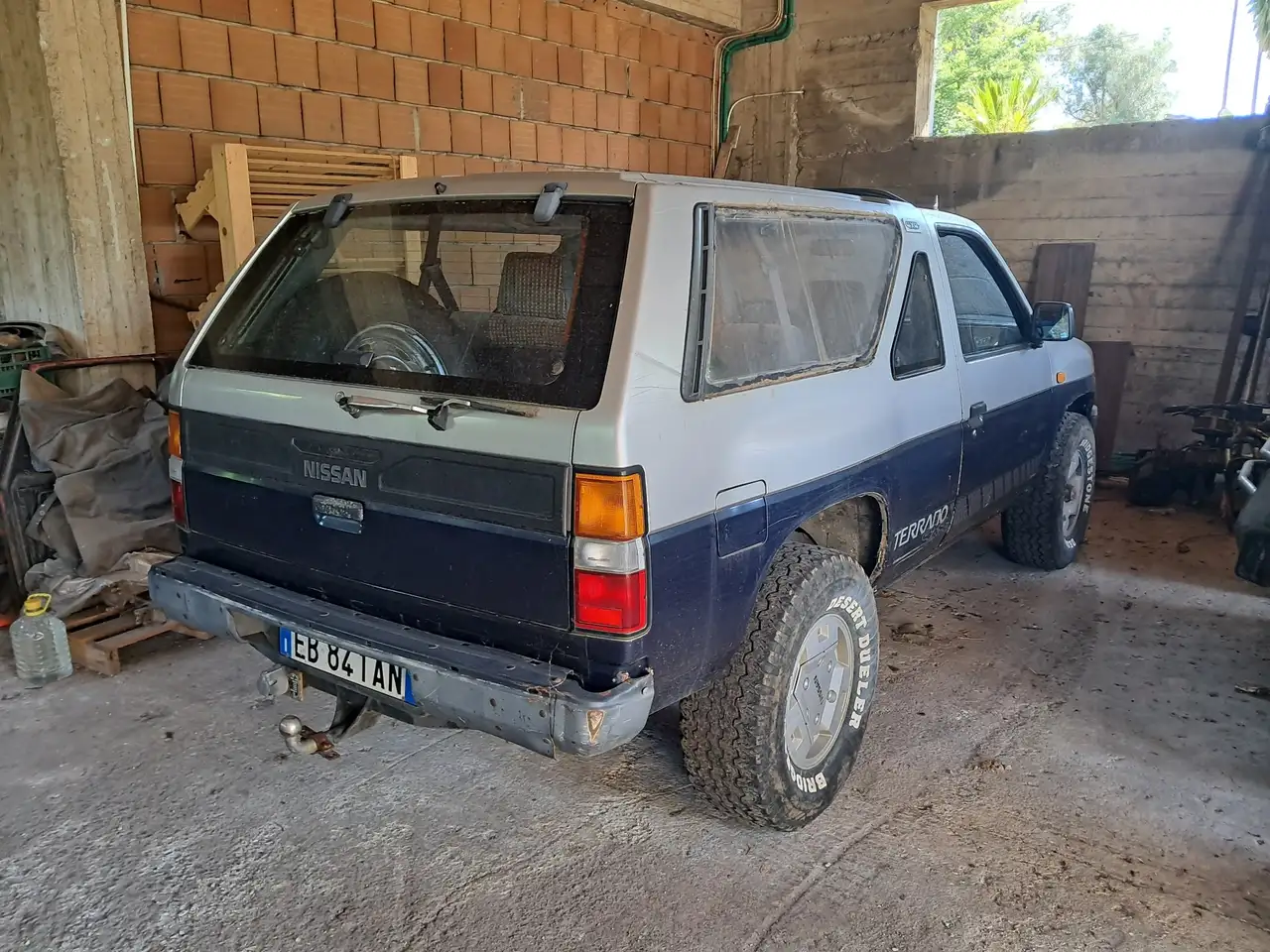 Nissan Terrano 3p 2.4, foto 11