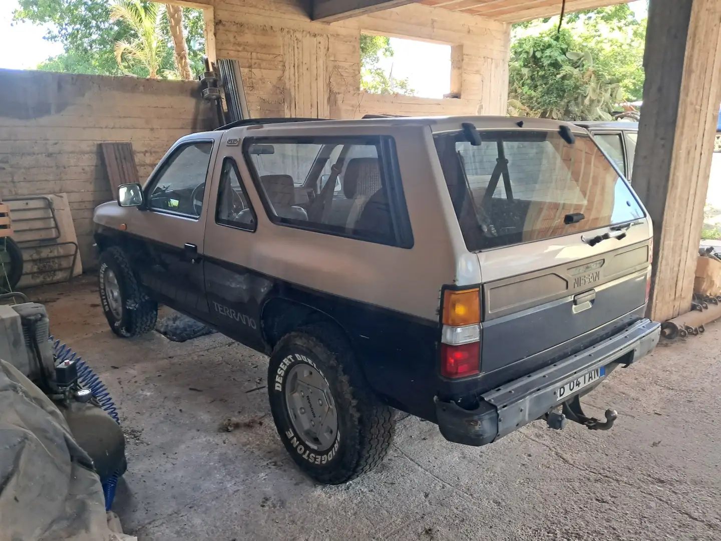 Nissan Terrano 3p 2.4 - 2