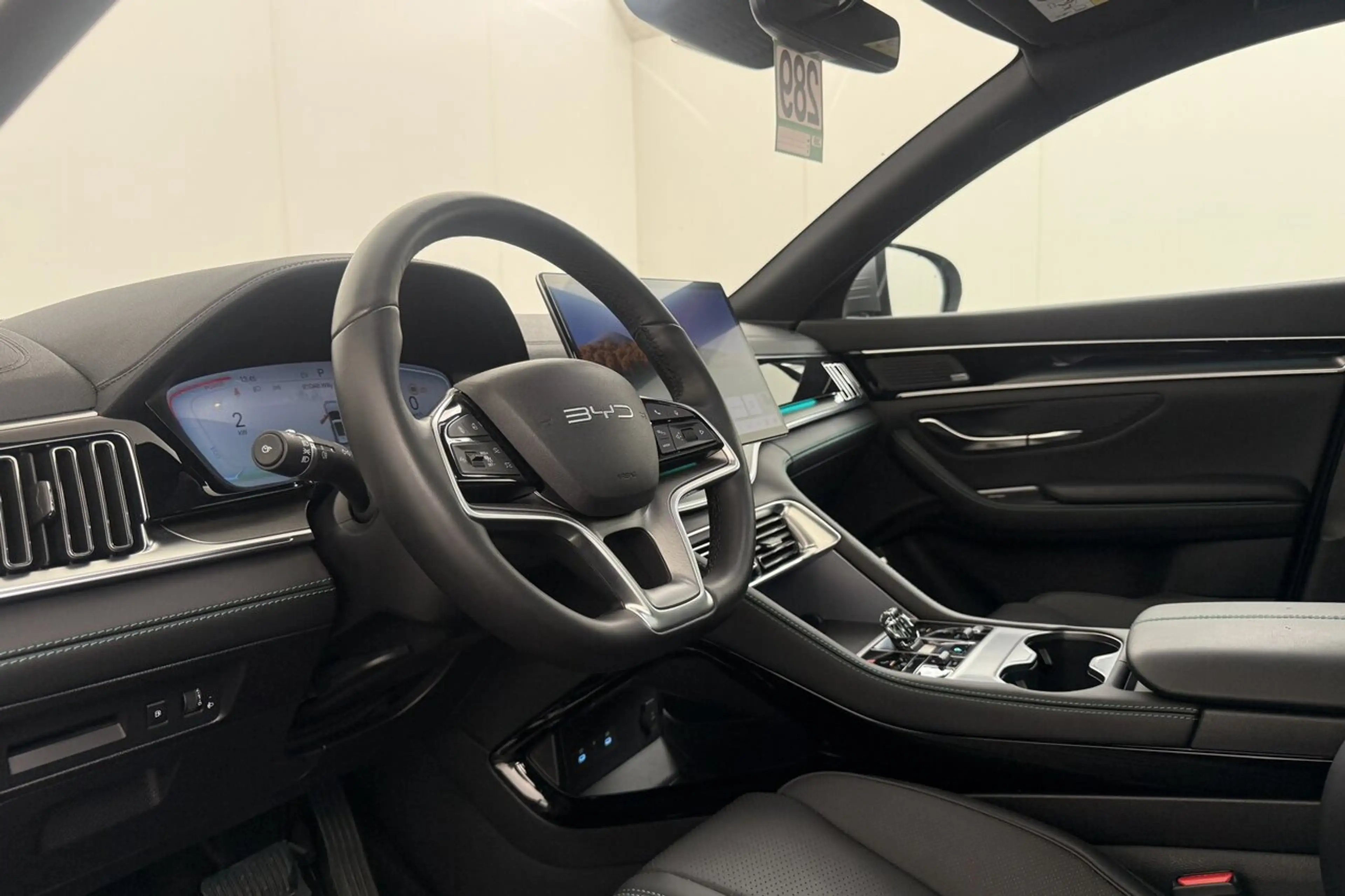 BYD Seal U dm-i — photo 15