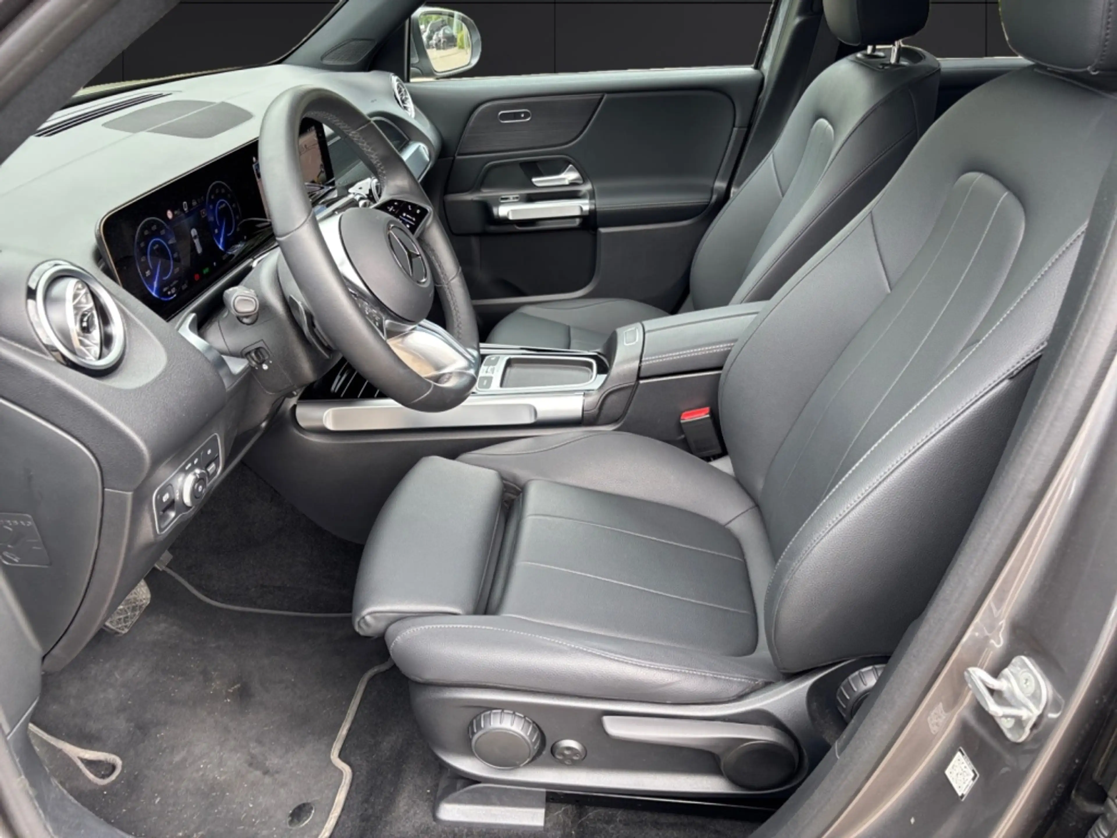 Mercedes-Benz EQB 300 4MATIC Progressive*Fahrassistenzpaket — photo 8