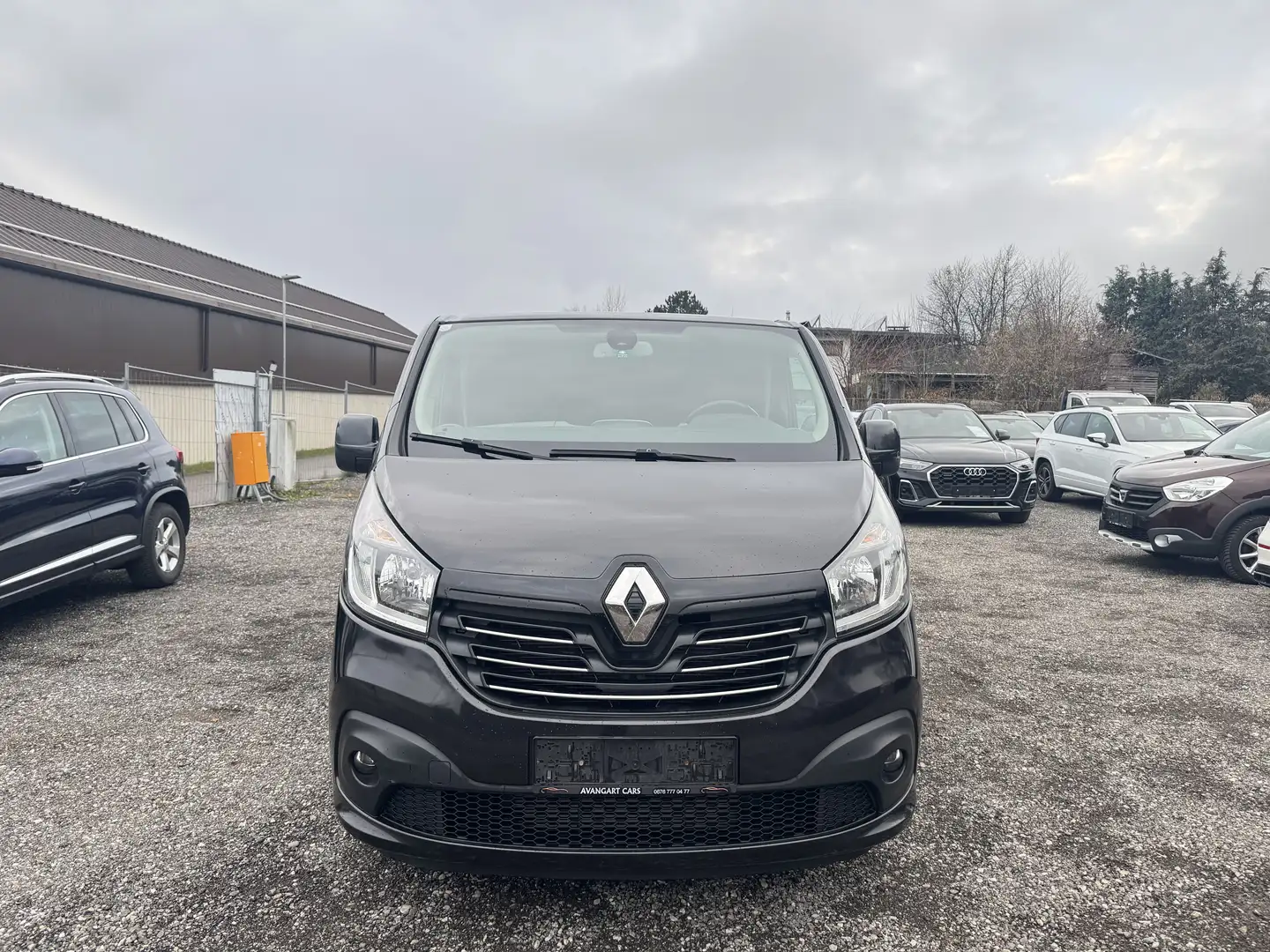 Renault Trafic L2H1 2,9t (9 Sitze) Expression Schwarz - 2