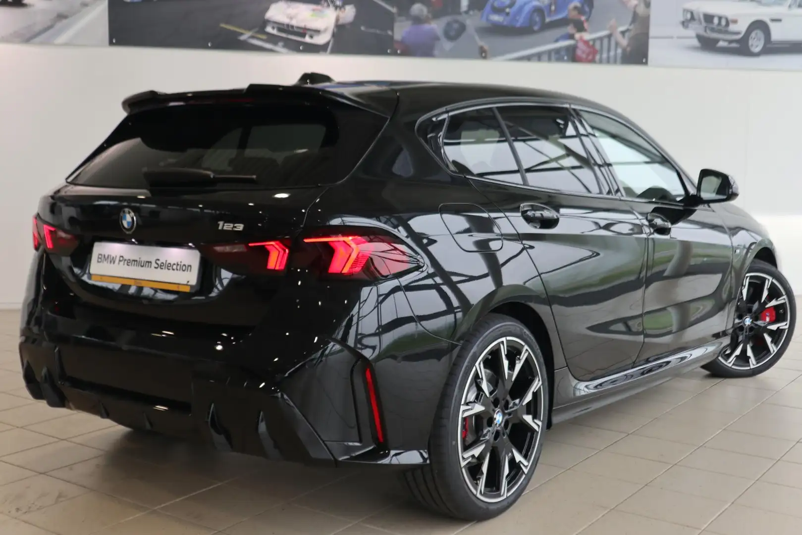 BMW 123 1 Serie xDrive | M Sportpakket Pro | Adaptieve Cru Nero - 2