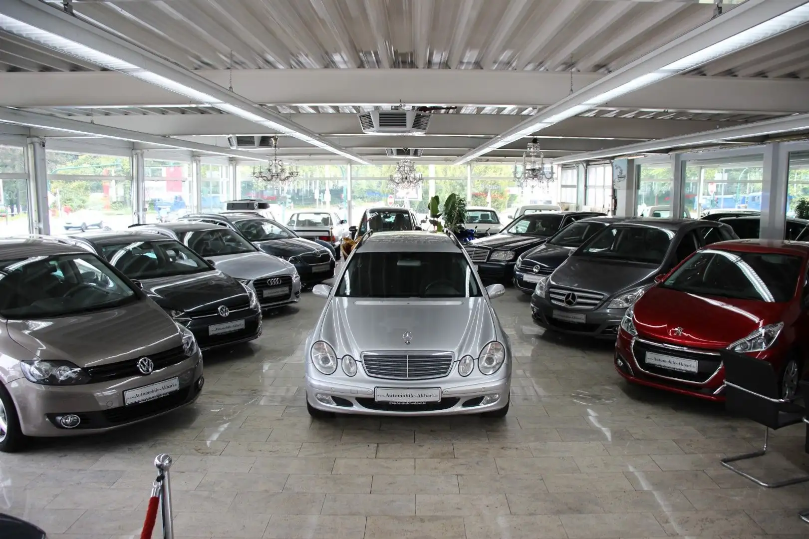 Mercedes-Benz E 240 T-Modell Silver - 1