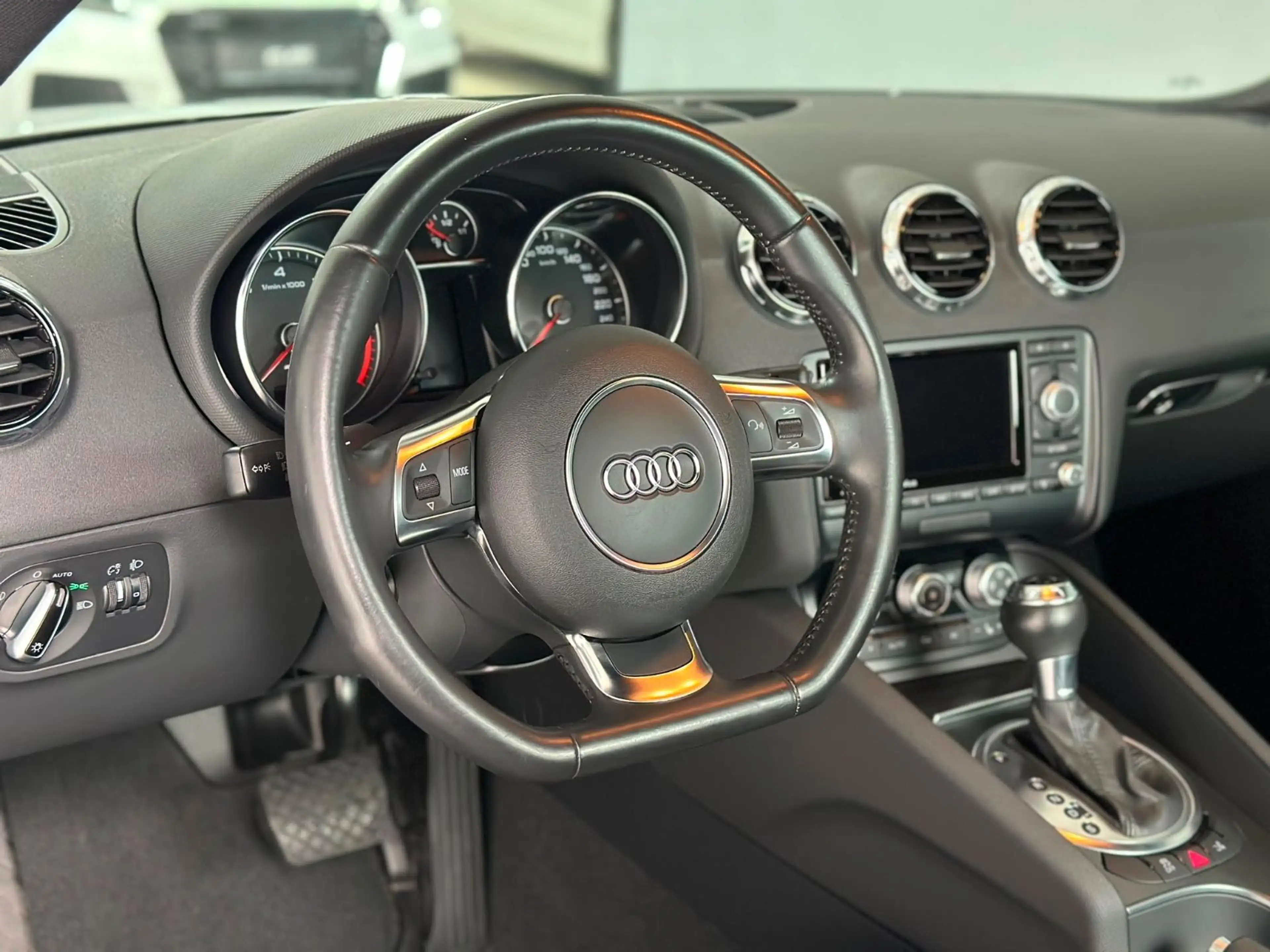 Audi TT Coupe 1.8 TFSI S-Tronic Voll-Service 2.-Hand — photo 3