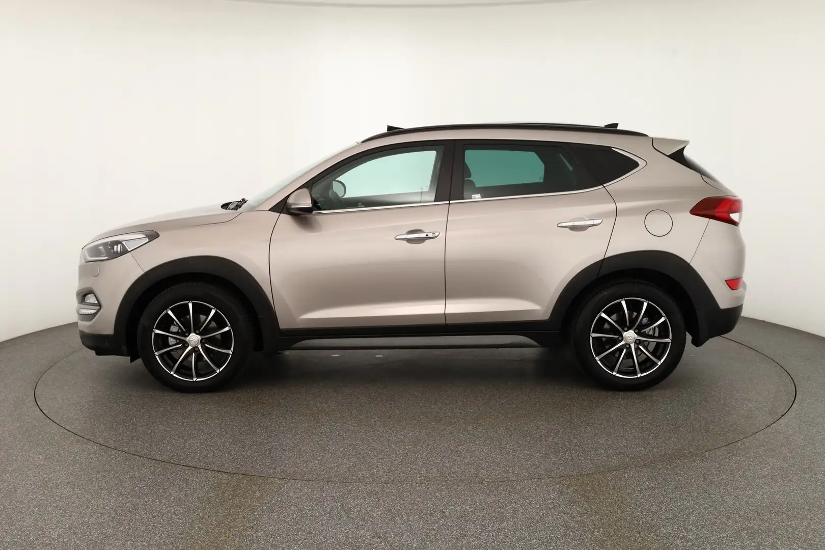 Hyundai TUCSON 2.0 CRDi Premium 4WD LED Sitzbelüftung Beige - 2