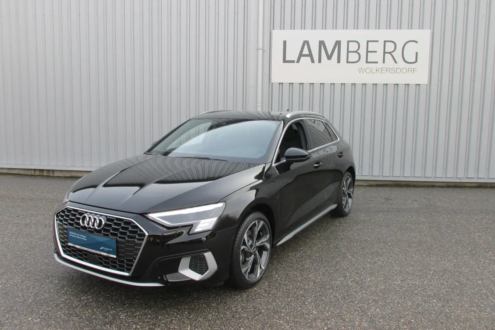 Audi A3 40 TFSIe advanced Schwarz - 1