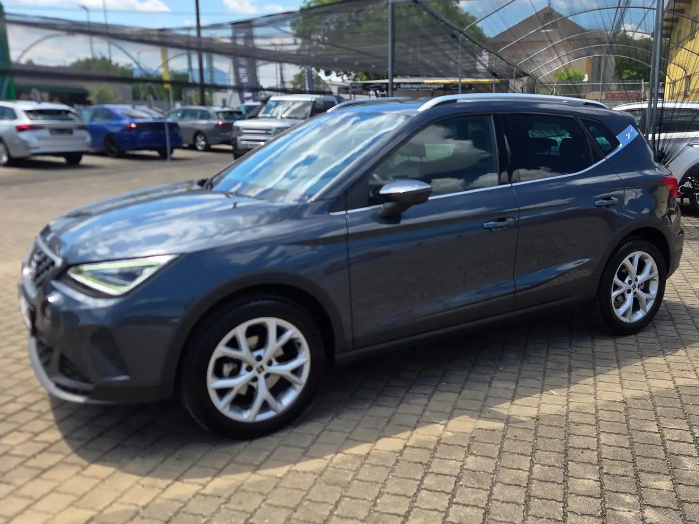 SEAT Arona FR-Line DSG TSI /LED/TEMP/FREISPRECH/SPURHALTE/* Grau - 2