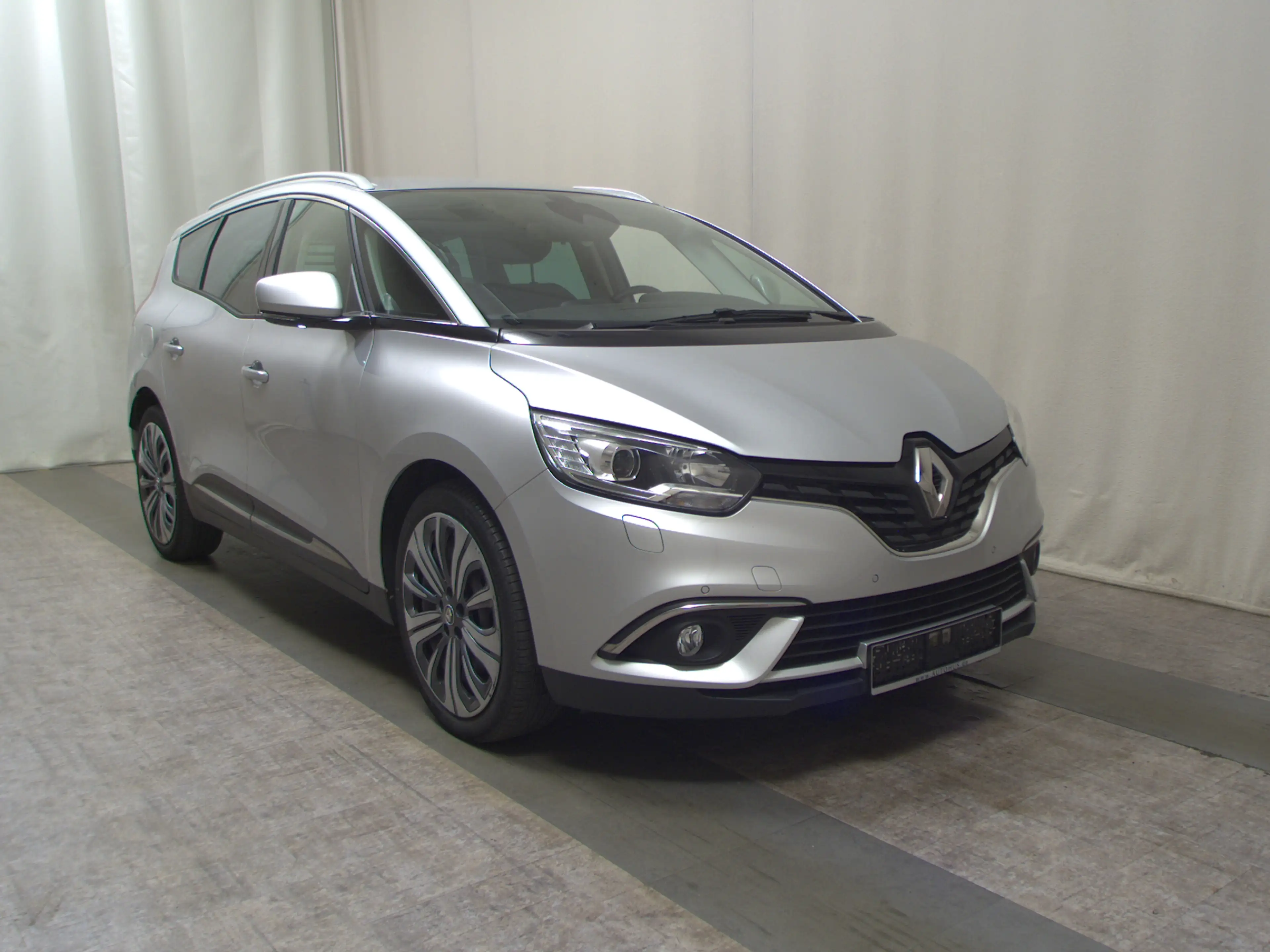 Renault Grand Scenic GRAND SCENIC NAVI KLIMAAUT RADIO TEMPO SHZ VC PDC LED BT — photo 3