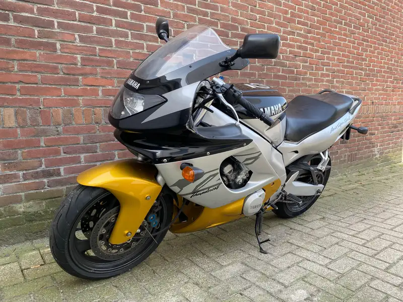Yamaha YZF 600 - foto 5