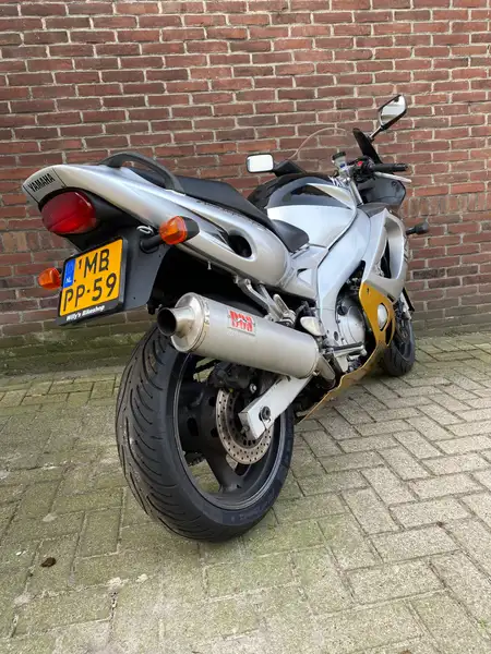 Yamaha YZF 600 - foto 7